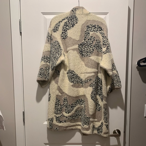 **SOLD** Anthropologie Winter Walk Fuzzy Kimono - Picture 7 of 7